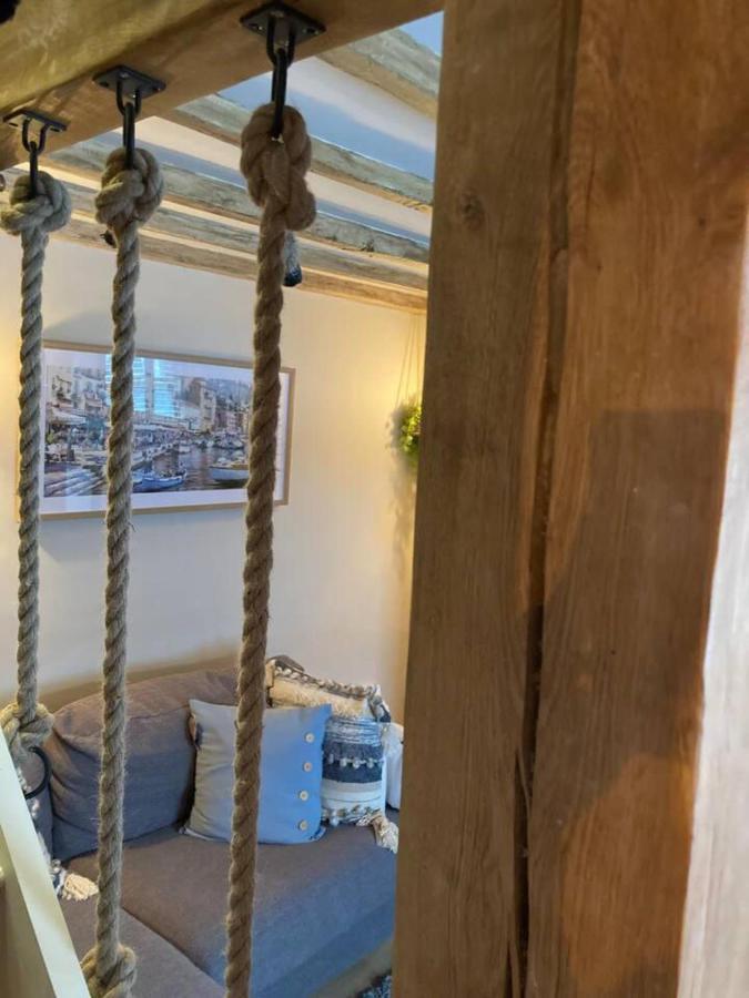 Stunning Quirky 2-Bed Cottage In New Brighton Wallasey Buitenkant foto